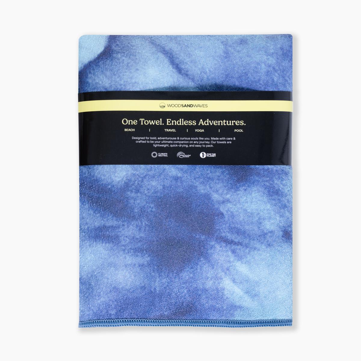 Batik Ocean - Schnelltrocknendes Reise - und Strandtuch mit Geheimfach - woodsandwaves.co