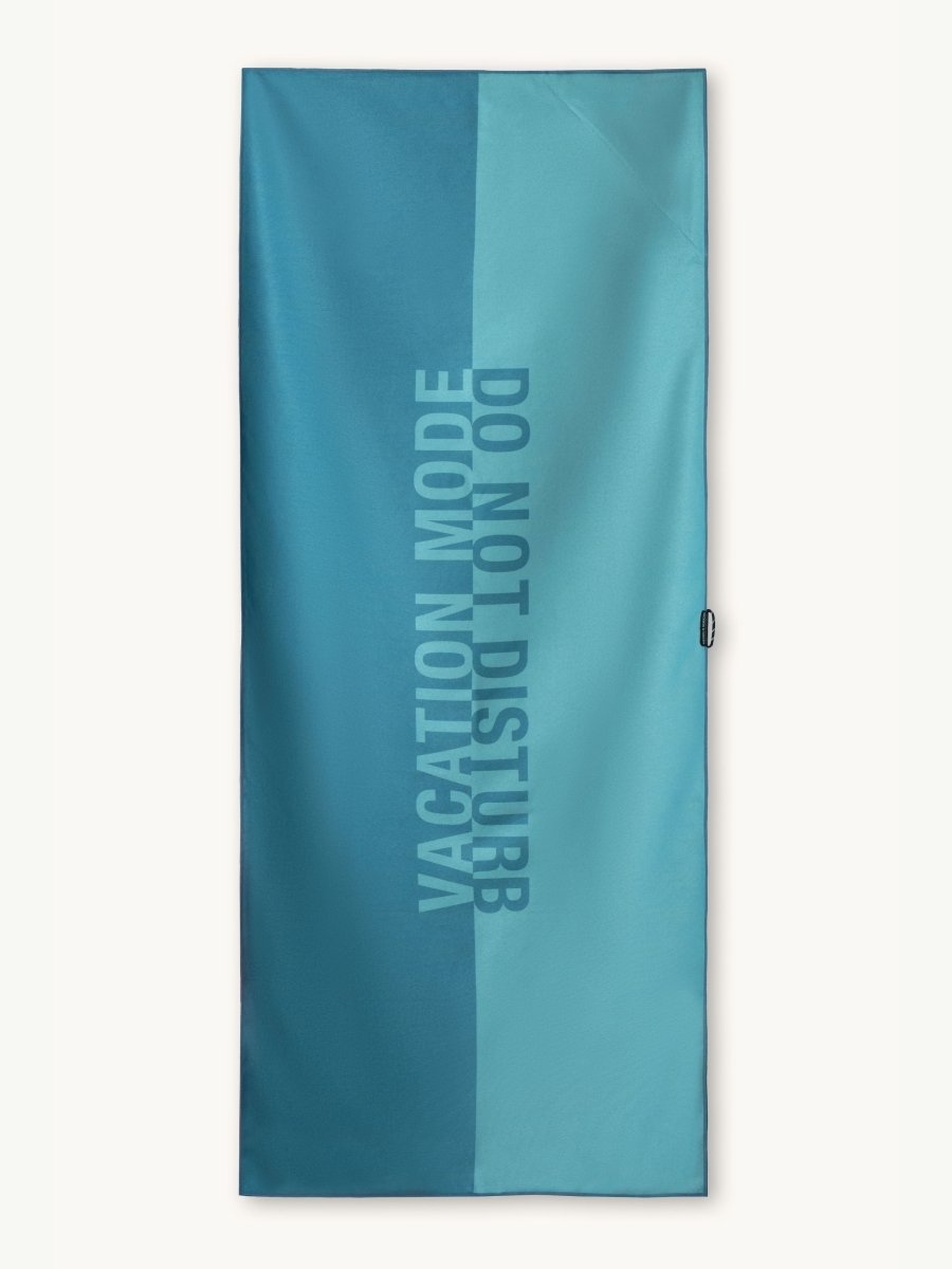Do Not Disturb - Schnelltrocknendes Reise - und Strandtuch mit Geheimfach - woodsandwaves.co
