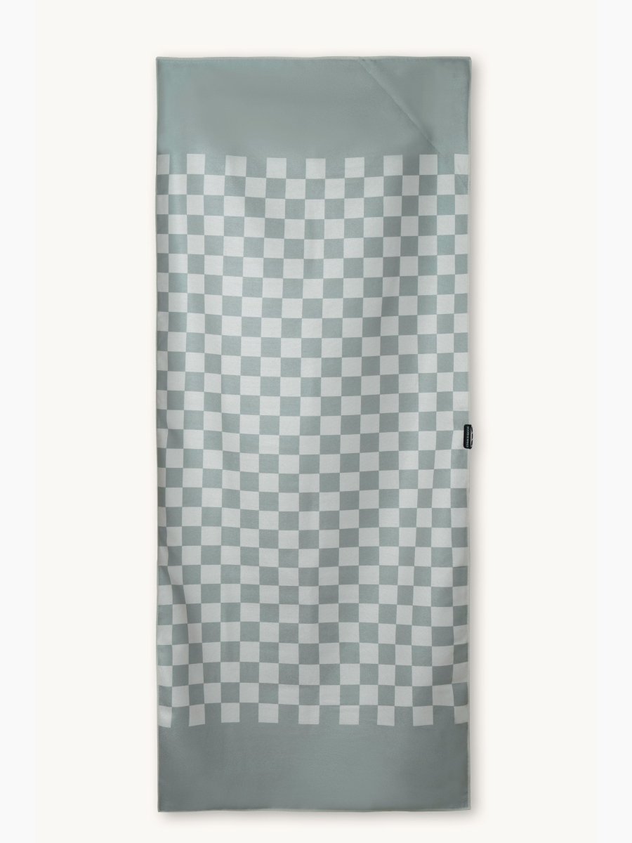 Quiet Coast - Schnelltrocknendes Reise - und Strandtuch mit Geheimfach - woodsandwaves.co