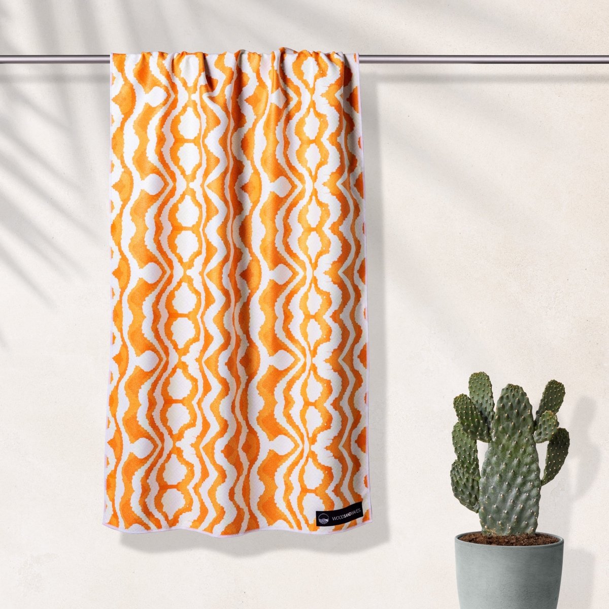 Schnelltrocknendes Reise - und Strandtuch mit Geheimfach - woodsandwaves.co